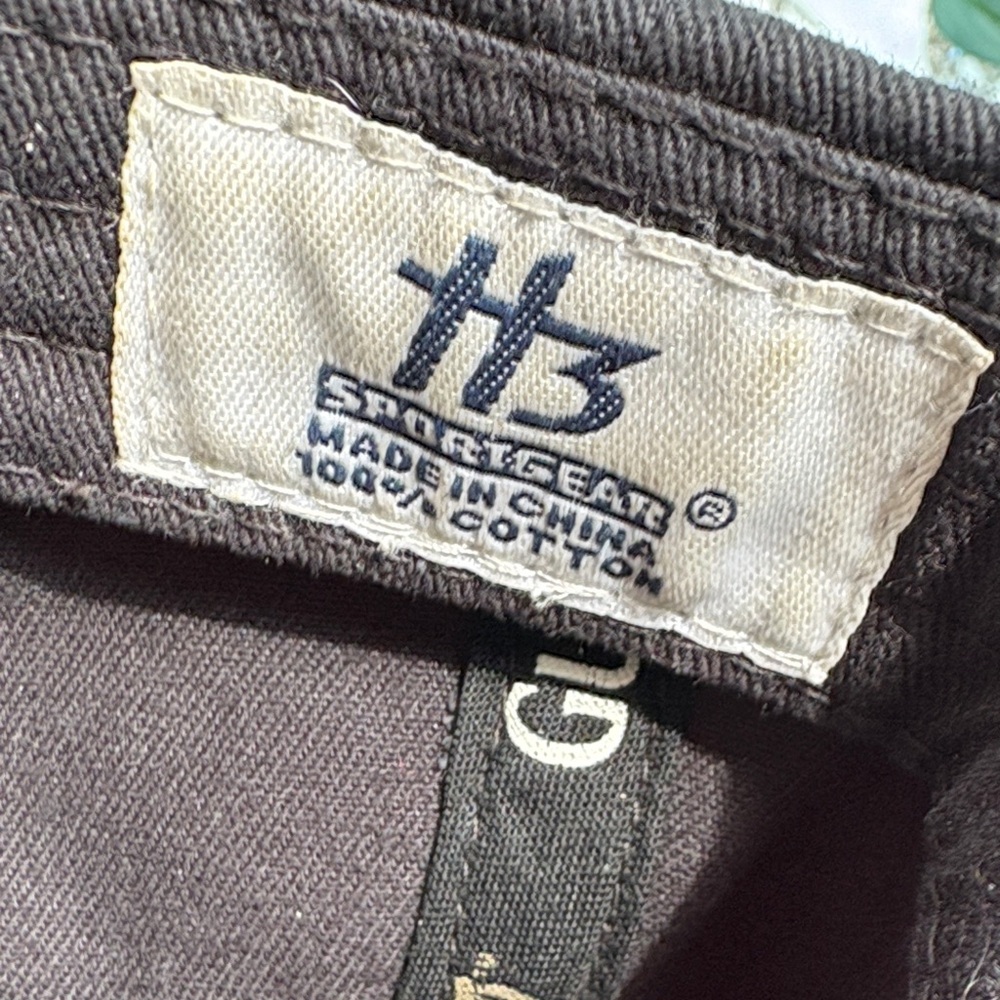 Guinness Black Cap with Gold Logo - Picture 8 of 9